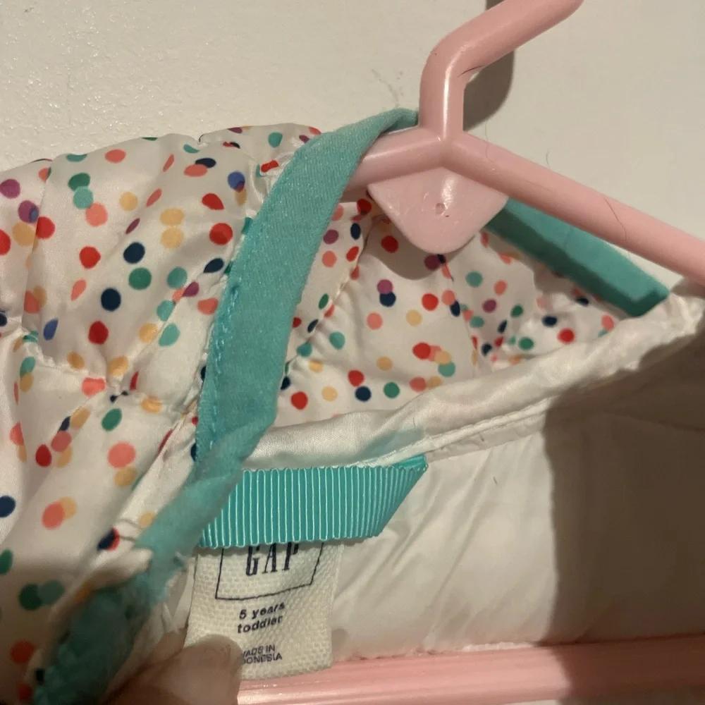 Baby Gap‎ Lightweight puffer jacket in confetti for toddlers size 5 - Primaloft